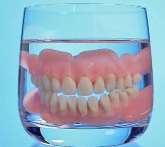 prótese dentaria limpeza